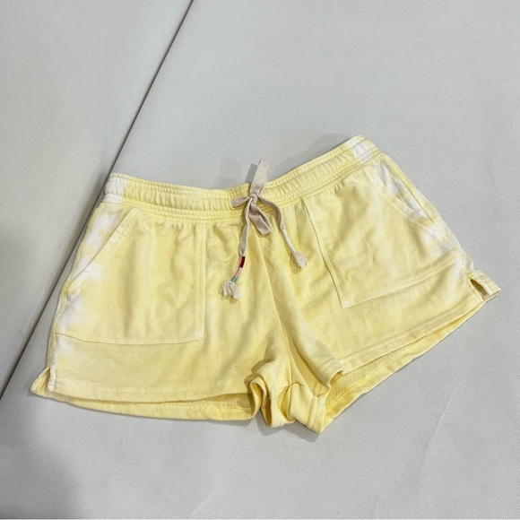 Wildfox Lemon Meringue Tie-Dye Broken Dreams Shorts Size Medium Side Pockets - Picture 1 of 6